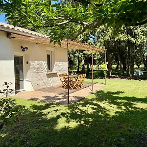  Hébergement de vacances Maisonnette Avec Petite Foret